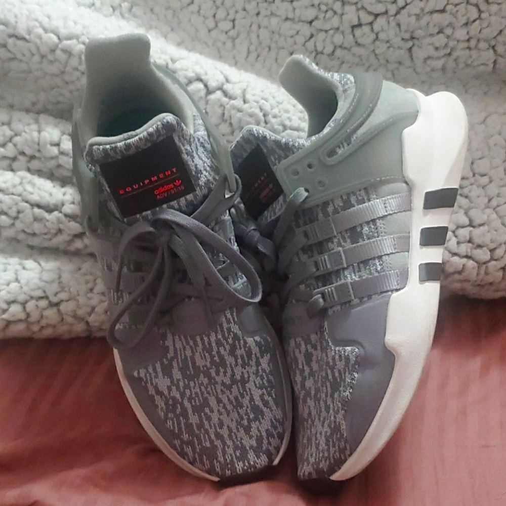 Adidas sneakers unisex (worn twice)
